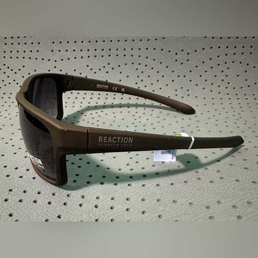 New Reaction Kenneth Cole men sunglasses - Picture 3 of 3